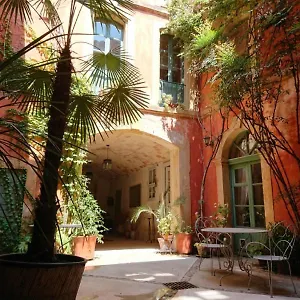 https://rue-du-chateau.fr-provencehotel.com